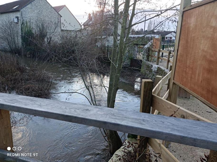 Très beau studio Trois Etoiles, WiFi, Parking Privé Jardin Montargis Exterior foto